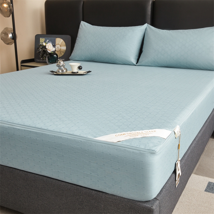 91家纺网 家纺一手货源 找家纺 糯米猪家纺 2025春夏新款亲肤棉六面全包防水压花床笠单件单床笠 水雾蓝