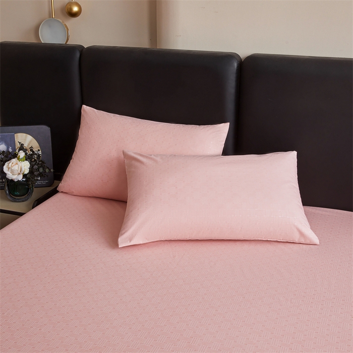 91家纺网 家纺一手货源 找家纺 糯米猪家纺 2025春夏新款亲肤棉六面全包防水压花床笠单件单床笠 樱花粉