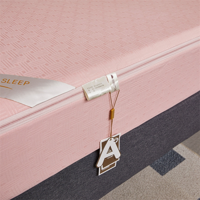 91家纺网 家纺一手货源 找家纺 糯米猪家纺 2025春夏新款亲肤棉六面全包防水压花床笠单件单床笠 樱花粉