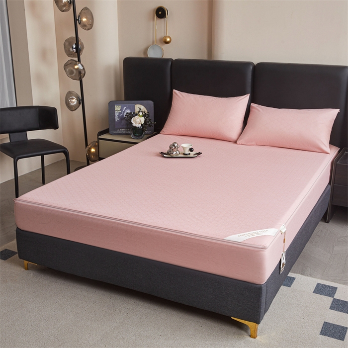 91家纺网 家纺一手货源 找家纺 糯米猪家纺 2025春夏新款亲肤棉六面全包防水压花床笠单件单床笠 樱花粉