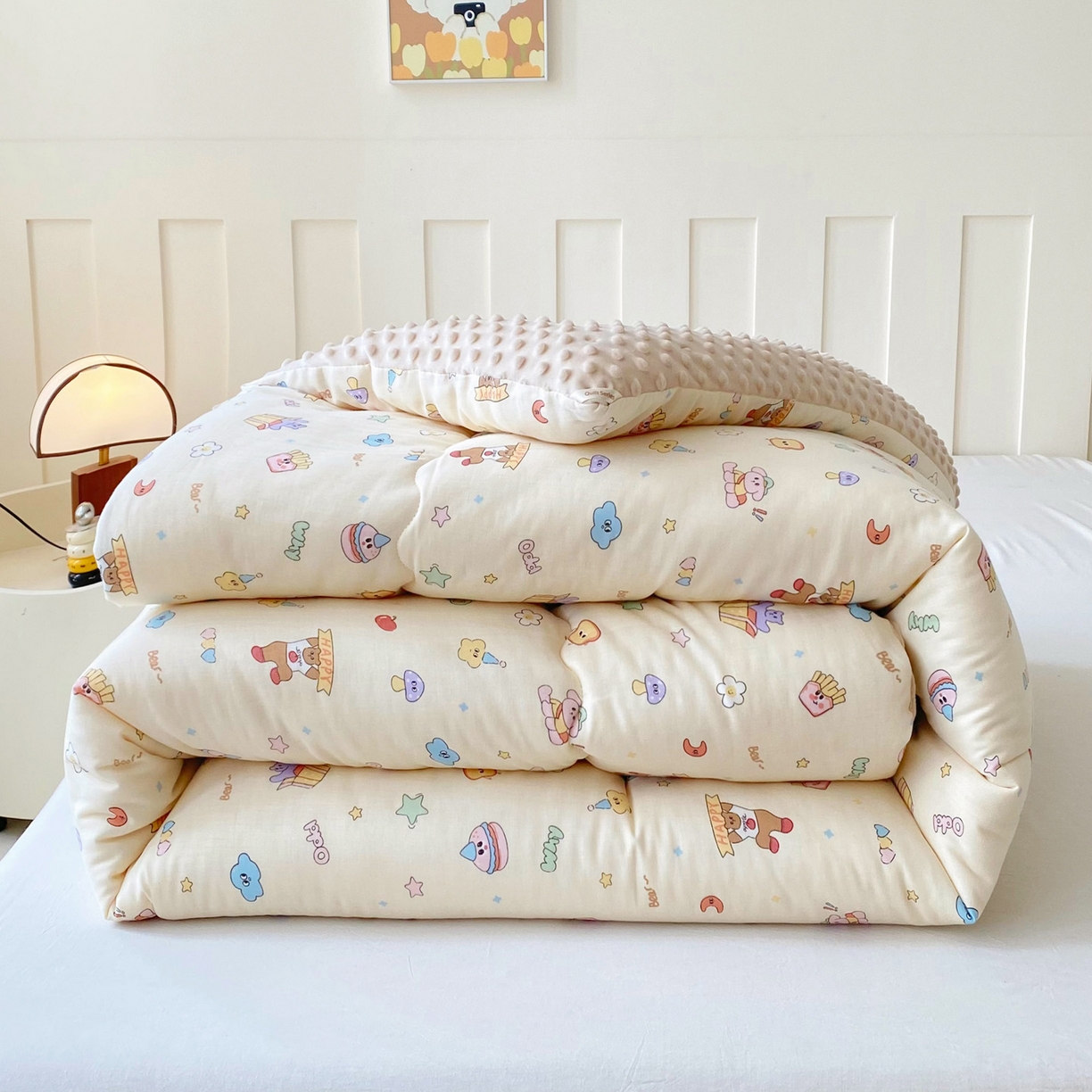 91家纺网 家纺一手货源 找家纺 小叮当家纺仓储工厂店 2025新款A类母婴级全棉双层纱婴儿绒210g豆豆被20%大豆纤维单人双人被芯 爱豆熊