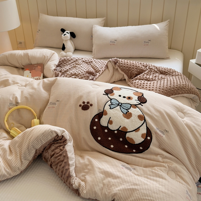 91家纺网 家纺一手货源 找家纺 寐居家纺 2025新款全棉水洗棉豆豆绒被芯被子 焦糖猫猫