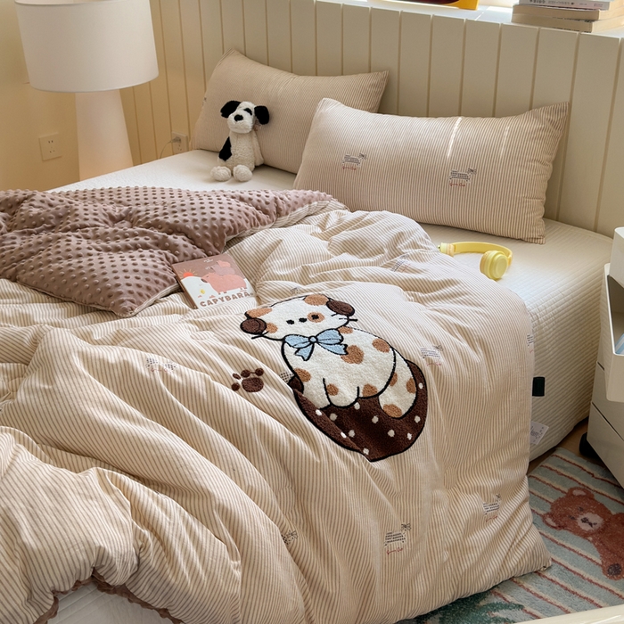 91家纺网 家纺一手货源 找家纺 寐居家纺 2025新款全棉水洗棉豆豆绒被芯被子 焦糖猫猫