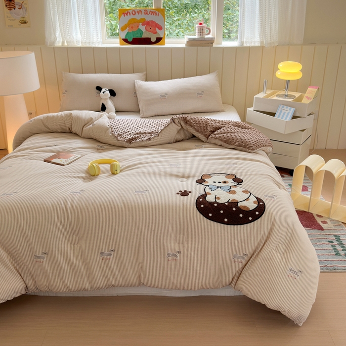 91家纺网 家纺一手货源 找家纺 寐居家纺 2025新款全棉水洗棉豆豆绒被芯被子 焦糖猫猫