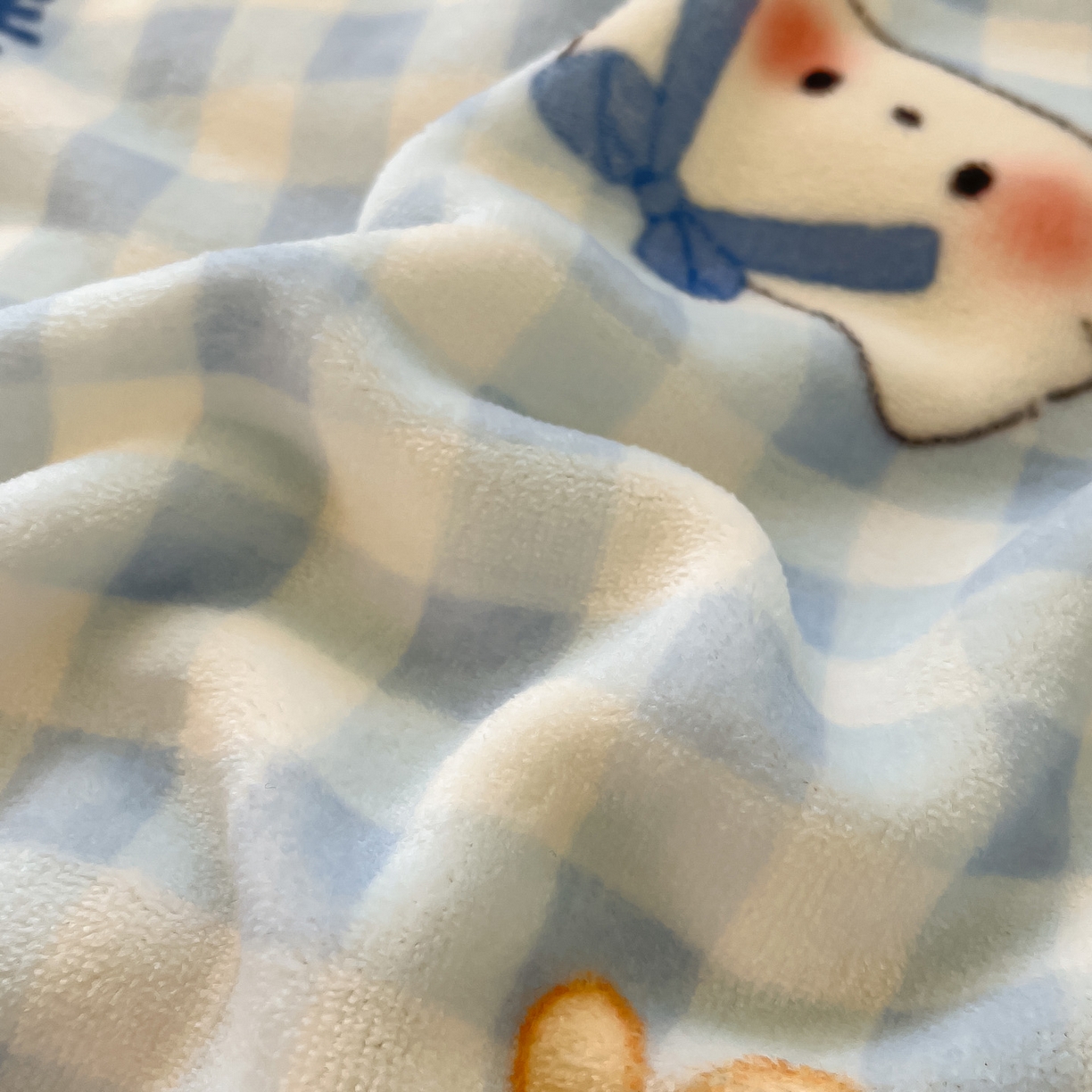 91家纺网 家纺一手货源 找家纺 如一 2025新款高克重卡通印花牛奶绒四件套第二批 蓝粉猫