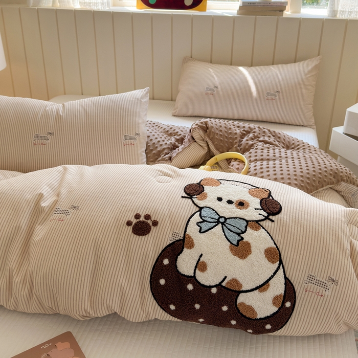 91家纺网 家纺一手货源 找家纺 寐居家纺 2025新款全棉水洗棉豆豆绒被芯被子 焦糖猫猫