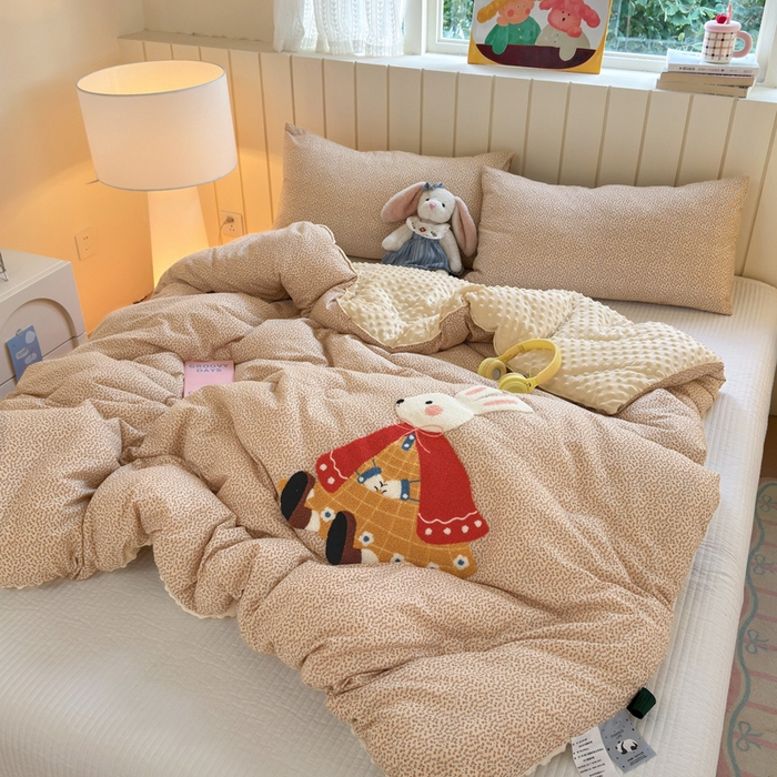 91家纺网 家纺一手货源 找家纺 寐居家纺 2025新款全棉水洗棉豆豆绒被芯被子 幸运小兔