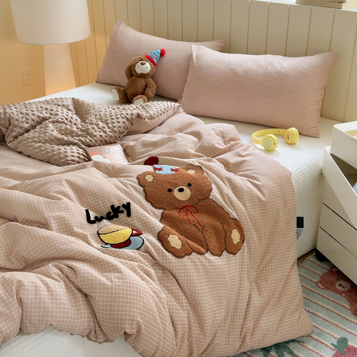 91家纺网 家纺一手货源 找家纺 寐居家纺 2025新款全棉水洗棉豆豆绒被芯被子 快乐熊仔