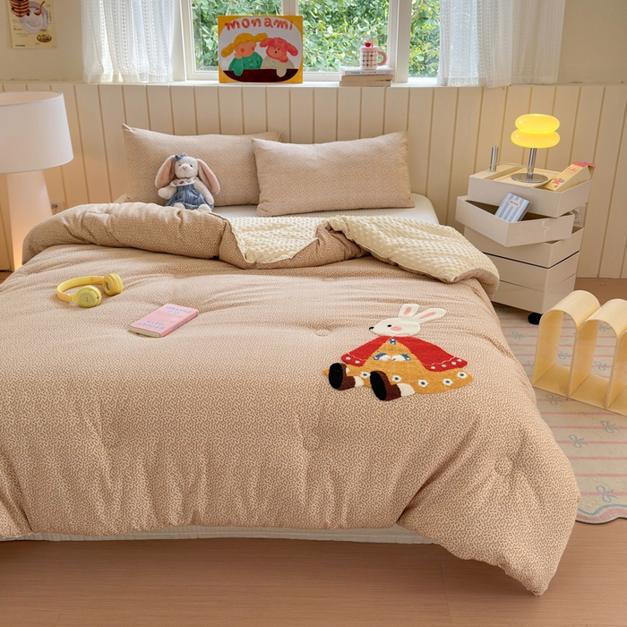 91家纺网 家纺一手货源 找家纺 寐居家纺 2025新款全棉水洗棉豆豆绒被芯被子 幸运小兔