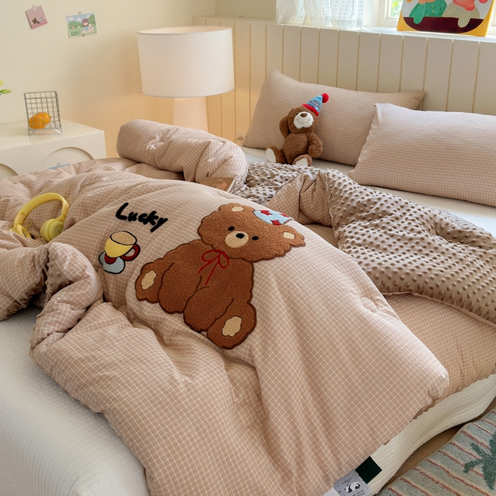 91家纺网 家纺一手货源 找家纺 寐居家纺 2025新款全棉水洗棉豆豆绒被芯被子 快乐熊仔