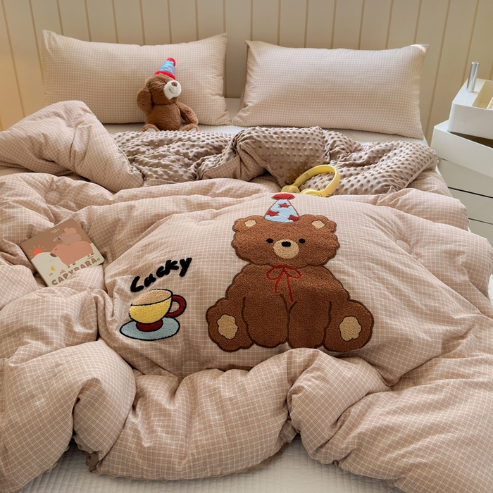 91家纺网 家纺一手货源 找家纺 寐居家纺 2025新款全棉水洗棉豆豆绒被芯被子 快乐熊仔