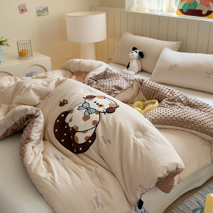 91家纺网 家纺一手货源 找家纺 寐居家纺 2025新款全棉水洗棉豆豆绒被芯被子 焦糖猫猫