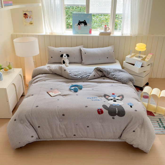 91家纺网 家纺一手货源 找家纺 寐居家纺 2025新款全棉水洗棉豆豆绒被芯被子 生日狗狗