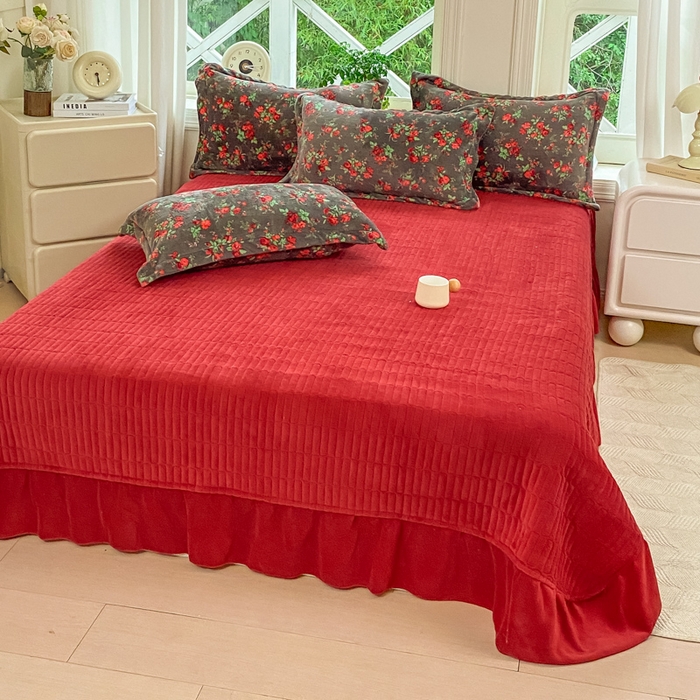 91家纺网 家纺一手货源 找家纺 （总）尚美 2025新款热卖款亲肤舒适加绒加厚牛奶绒花边床盖款四件套双面绒