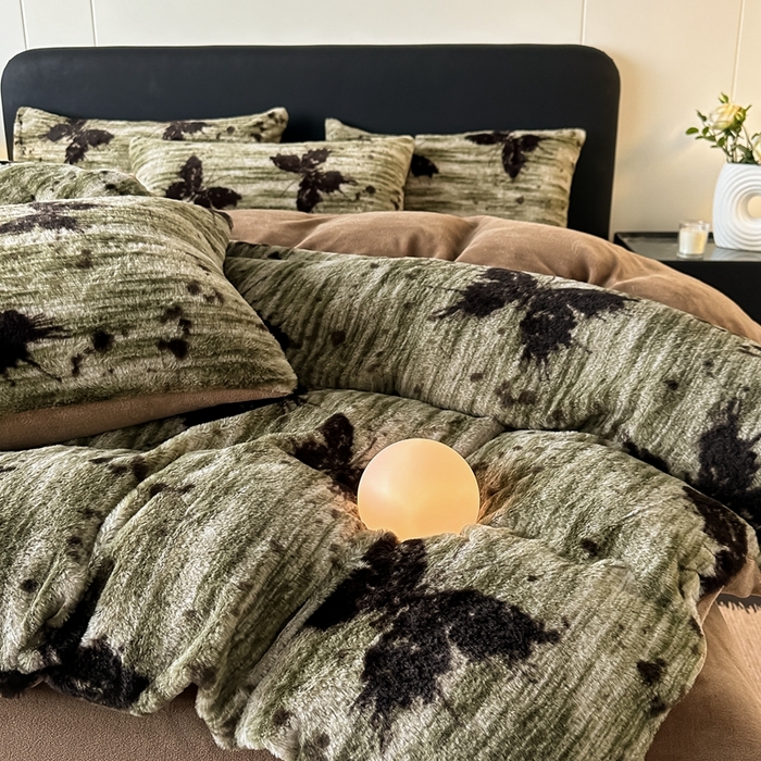 91家纺网 家纺一手货源 找家纺 居易简 2025新款亲肤保暖皮草绒牛奶绒AB面美拉德抽条兔毛绒四件套 优雅蝴蝶