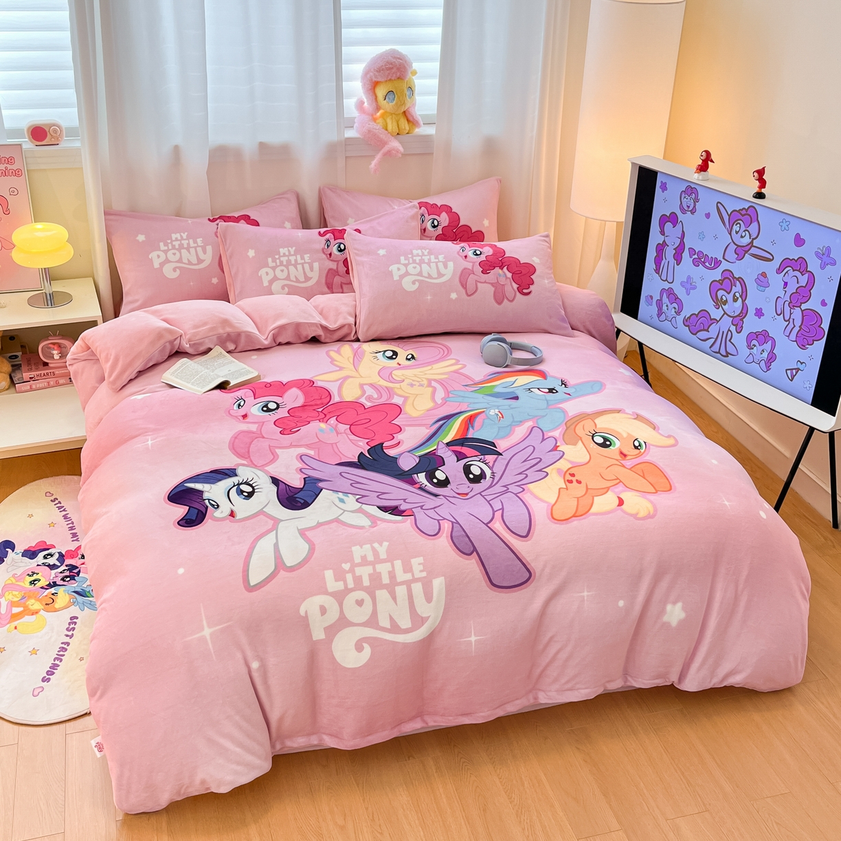 91家纺网 家纺一手货源 找家纺 （总）金爱家 2025新款正版小马宝莉授权大版卡通平网数码印花加厚高克重牛奶绒系列四件套