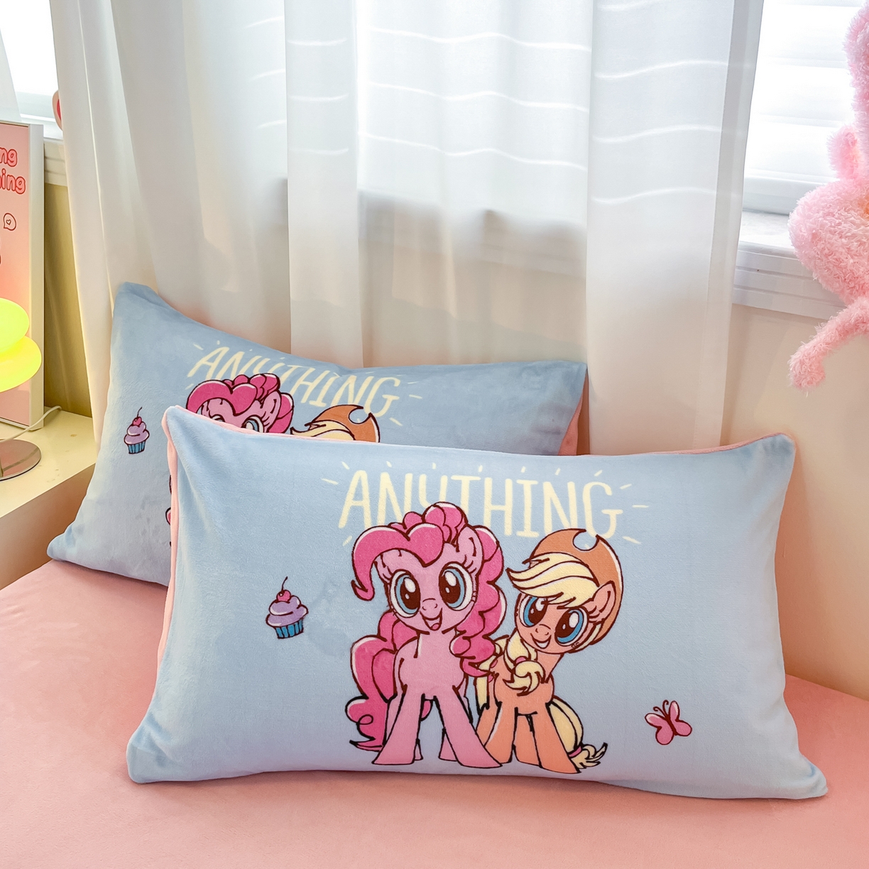 91家纺网 家纺一手货源 找家纺 金爱家 2025新款正版小马宝莉授权大版卡通平网数码印花加厚高克重牛奶绒系列四件套 绒大版-友谊的魔力