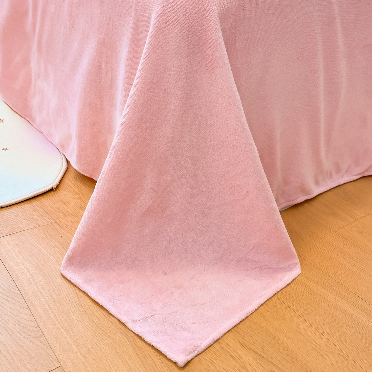 91家纺网 家纺一手货源 找家纺 金爱家 2025新款正版小马宝莉授权大版卡通平网数码印花加厚高克重牛奶绒系列四件套 绒大版-甜甜圈碧琪