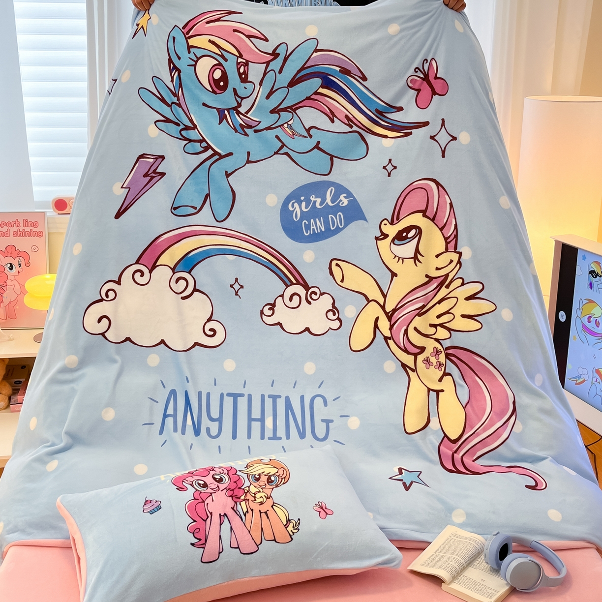 91家纺网 家纺一手货源 找家纺 金爱家 2025新款正版小马宝莉授权大版卡通平网数码印花加厚高克重牛奶绒系列四件套 绒大版-友谊的魔力