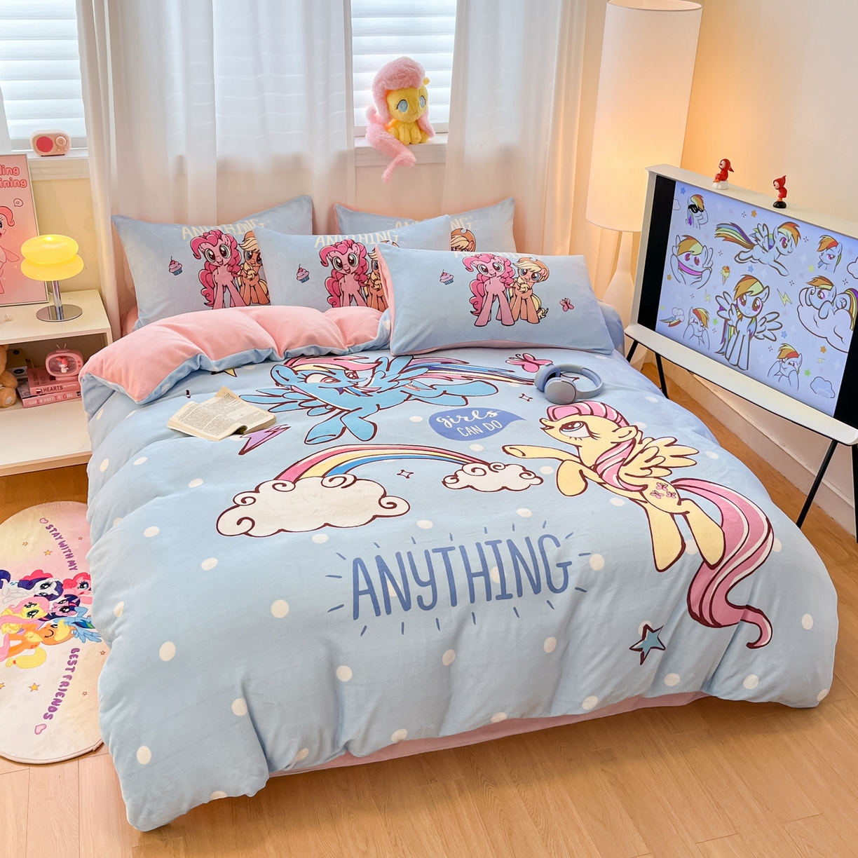 91家纺网 家纺一手货源 找家纺 金爱家 2025新款正版小马宝莉授权大版卡通平网数码印花加厚高克重牛奶绒系列四件套 绒大版-友谊的魔力