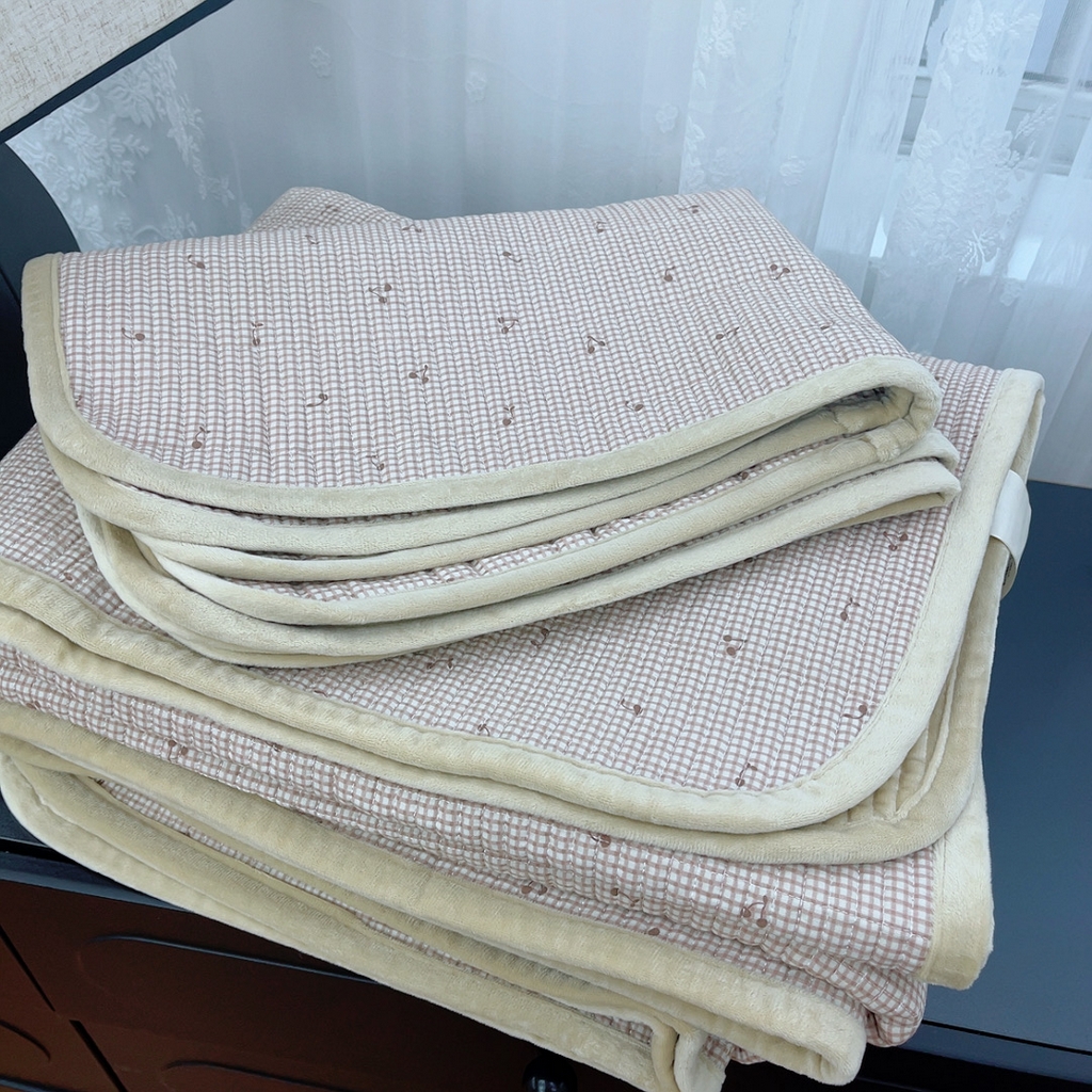 91家纺网 家纺一手货源 找家纺 暖居 2025新款棉加绒印花床盖 芍药卡其