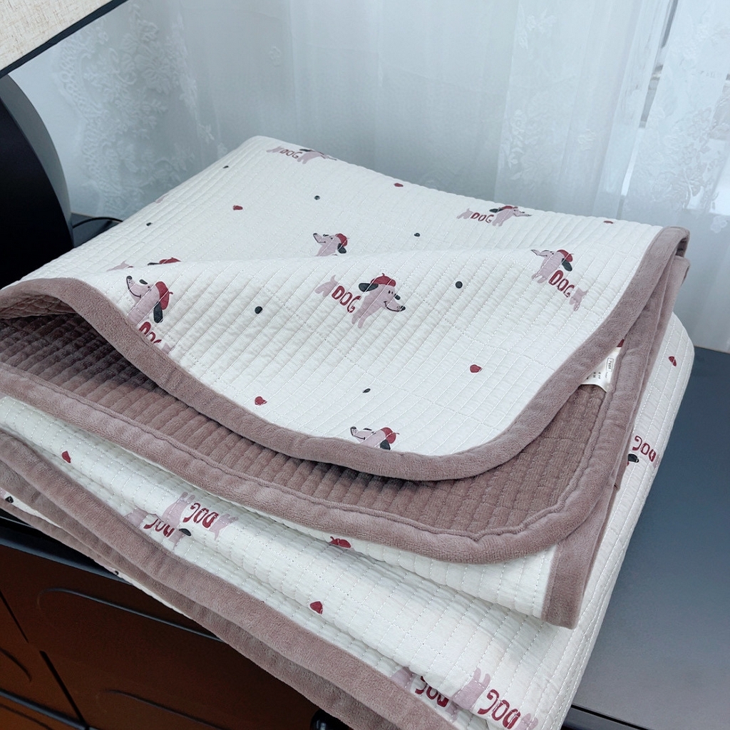 91家纺网 家纺一手货源 找家纺 暖居 2025新款棉加绒印花床盖 波比狗