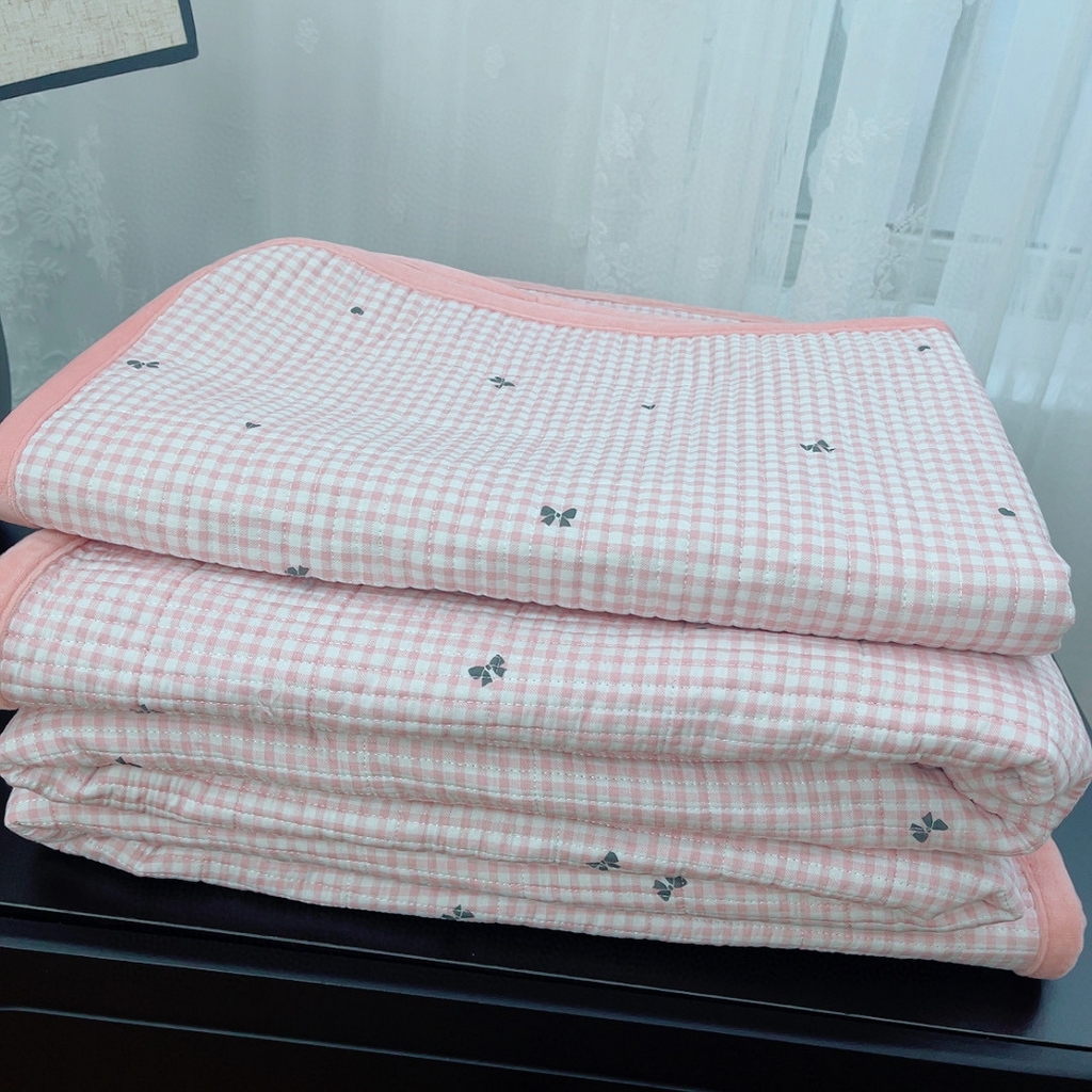 91家纺网 家纺一手货源 找家纺 暖居 2025新款棉加绒印花床盖 点点蝴蝶结