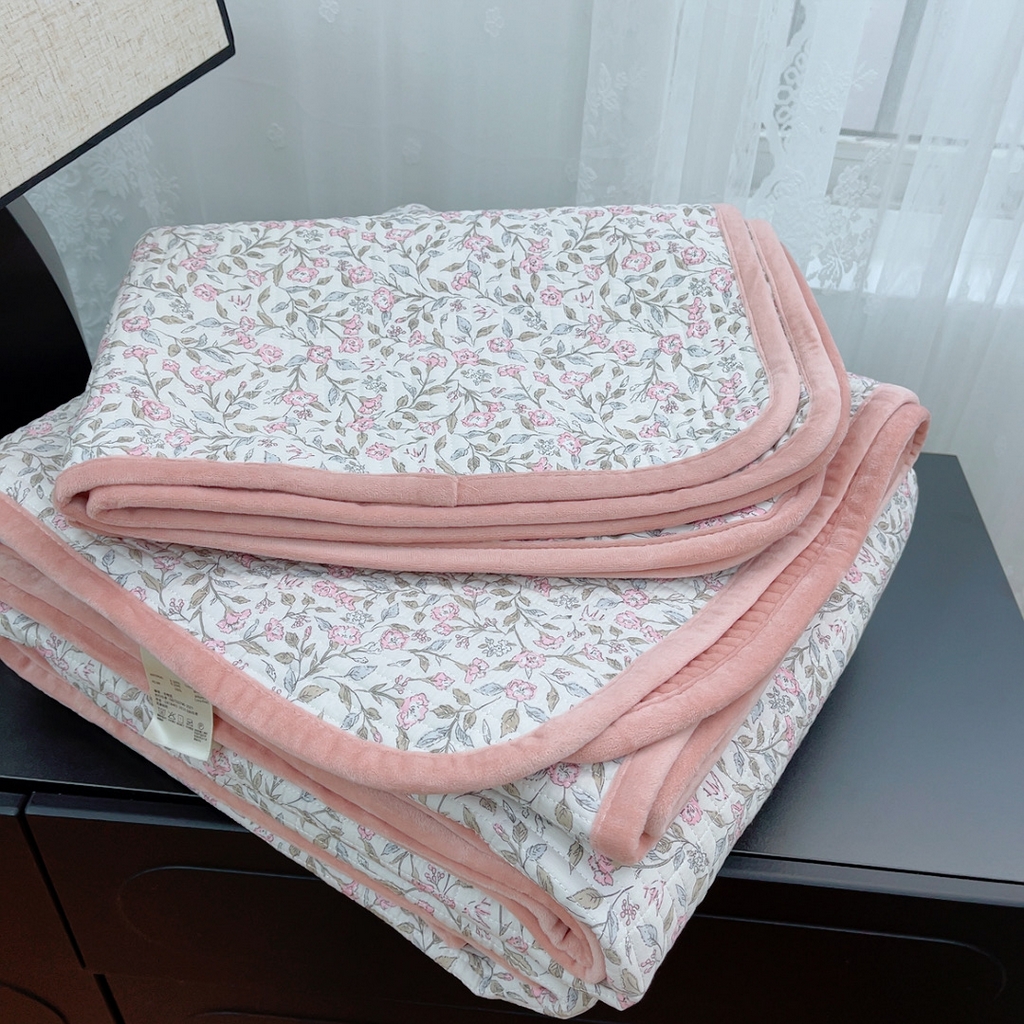 暖居 2025新款棉加绒印花床盖 韩霜