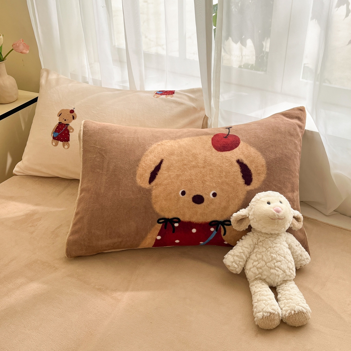 91家纺网 家纺一手货源 找家纺 如一 2025新款高克重卡通印花牛奶绒四件套第二批 苹果熊