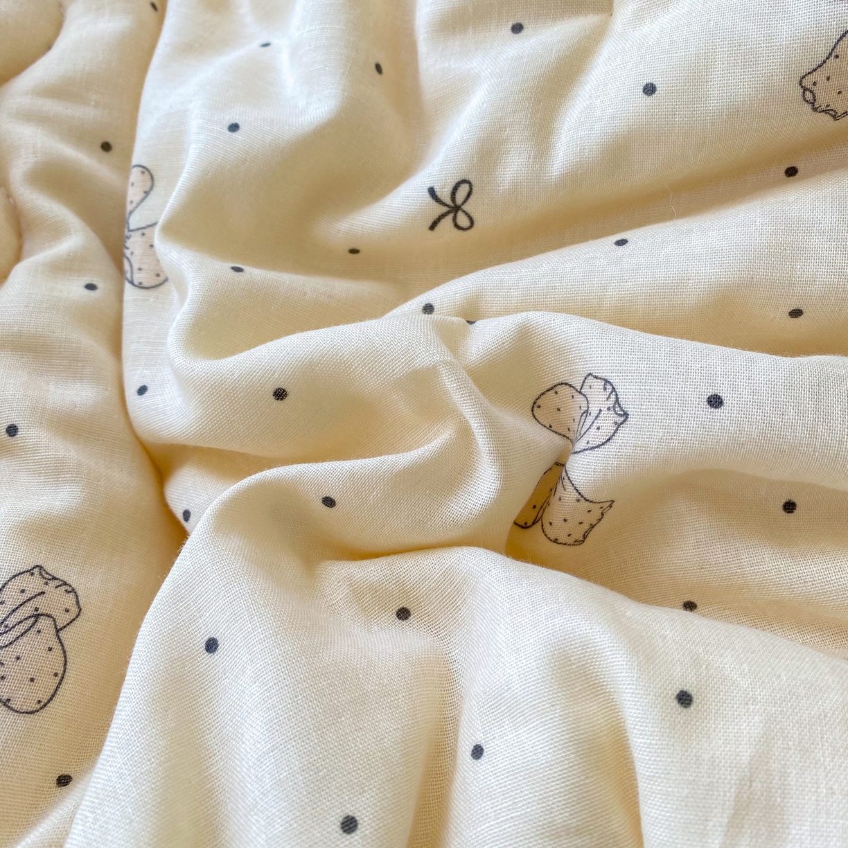 91家纺网 家纺一手货源 找家纺 小叮当家纺仓储工厂店 2025新款A类母婴级全棉双层纱婴儿绒210g豆豆被20%大豆纤维单人双人被芯 芭蕾