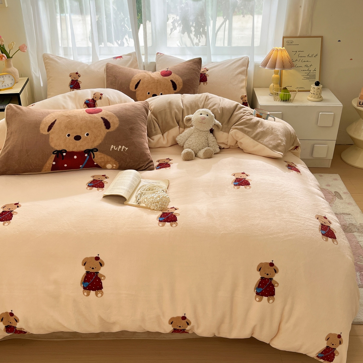 91家纺网 家纺一手货源 找家纺 如一 2025新款高克重卡通印花牛奶绒四件套第二批 苹果熊