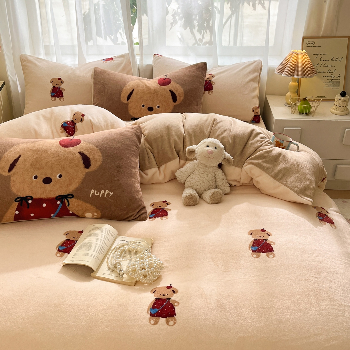 91家纺网 家纺一手货源 找家纺 如一 2025新款高克重卡通印花牛奶绒四件套第二批 苹果熊