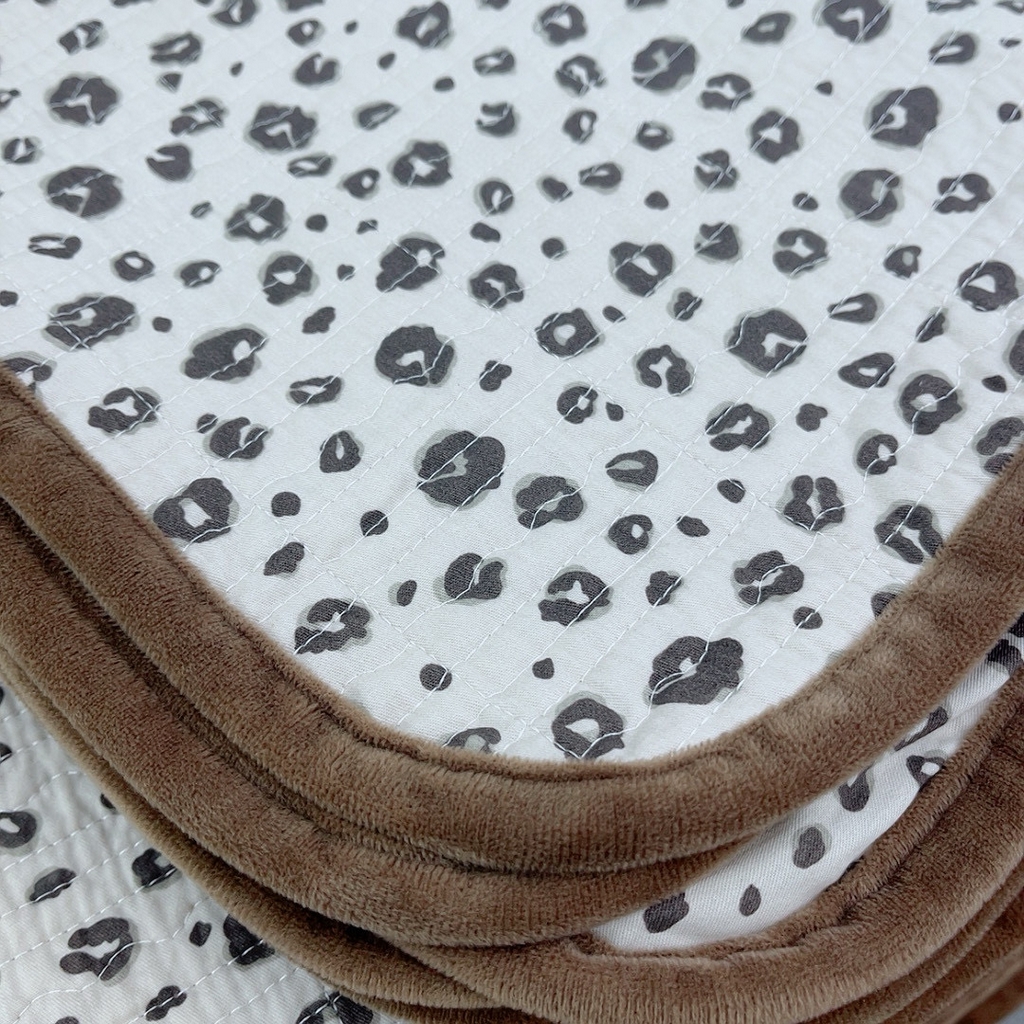 91家纺网 家纺一手货源 找家纺 暖居 2025新款棉加绒印花床盖 黑巧豹纹