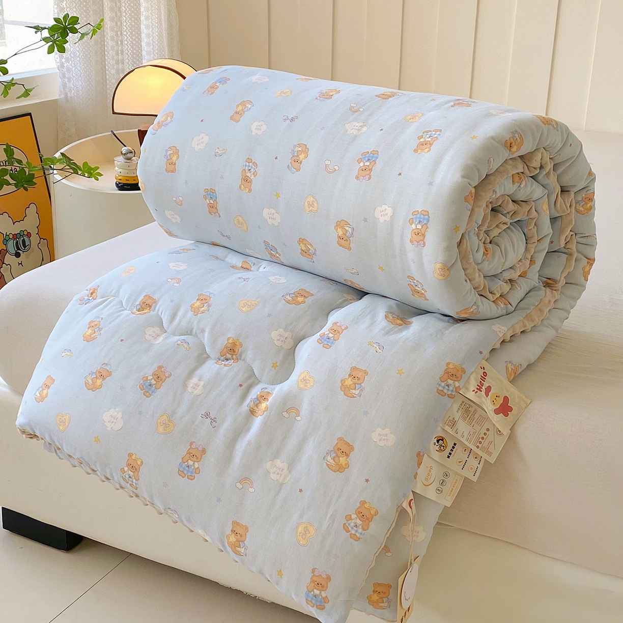 91家纺网 家纺一手货源 找家纺 小叮当家纺仓储工厂店 2025新款A类母婴级全棉双层纱婴儿绒210g豆豆被20%大豆纤维单人双人被芯 彩虹小熊