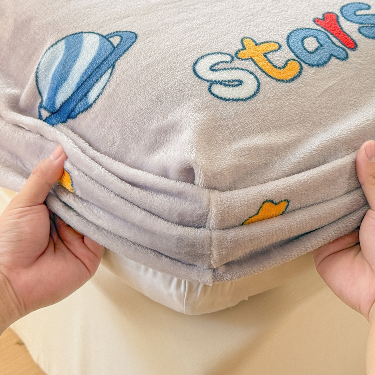 91家纺网 家纺一手货源 找家纺 （总）名兮家居 2025新款高克重印花牛奶绒单床笠床笠单件