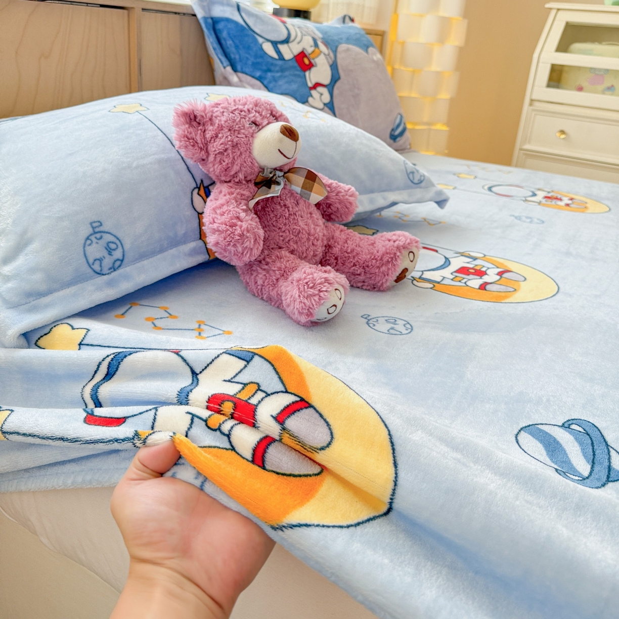 91家纺网 家纺一手货源 找家纺 （总）名兮家居 2025新款高克重印花牛奶绒单床笠床笠单件