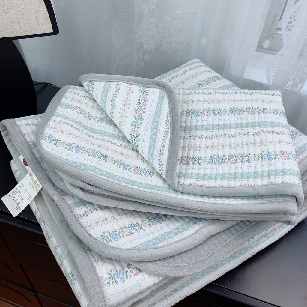 91家纺网 家纺一手货源 找家纺 暖居 2025新款棉加绒印花床盖 克莱因蓝