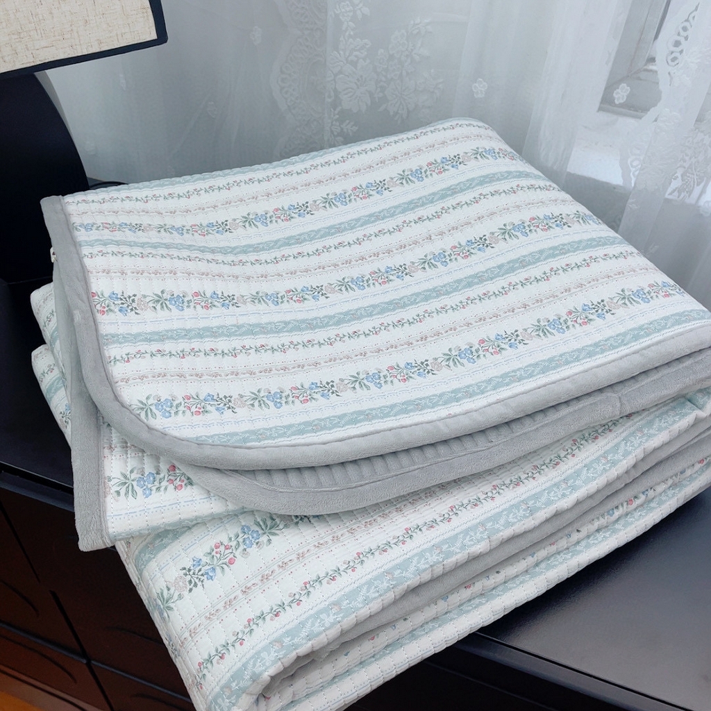 91家纺网 家纺一手货源 找家纺 暖居 2025新款棉加绒印花床盖 克莱因蓝