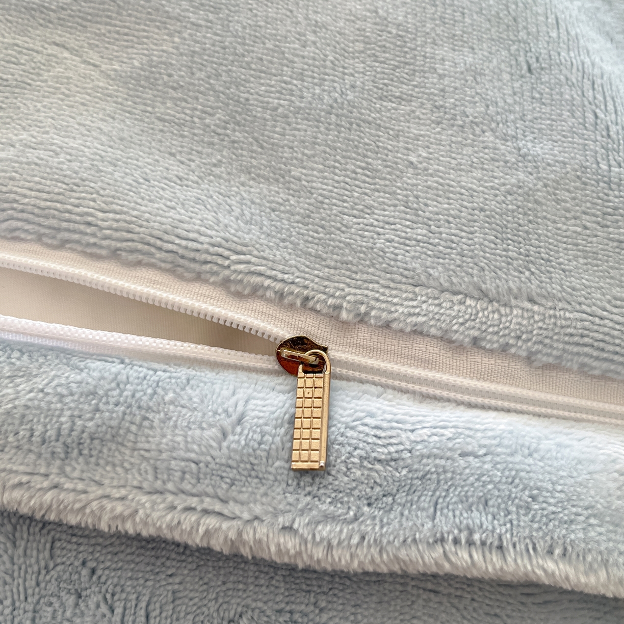 91家纺网 家纺一手货源 找家纺 如一 2025新款高克重卡通印花牛奶绒四件套第二批 小花喵