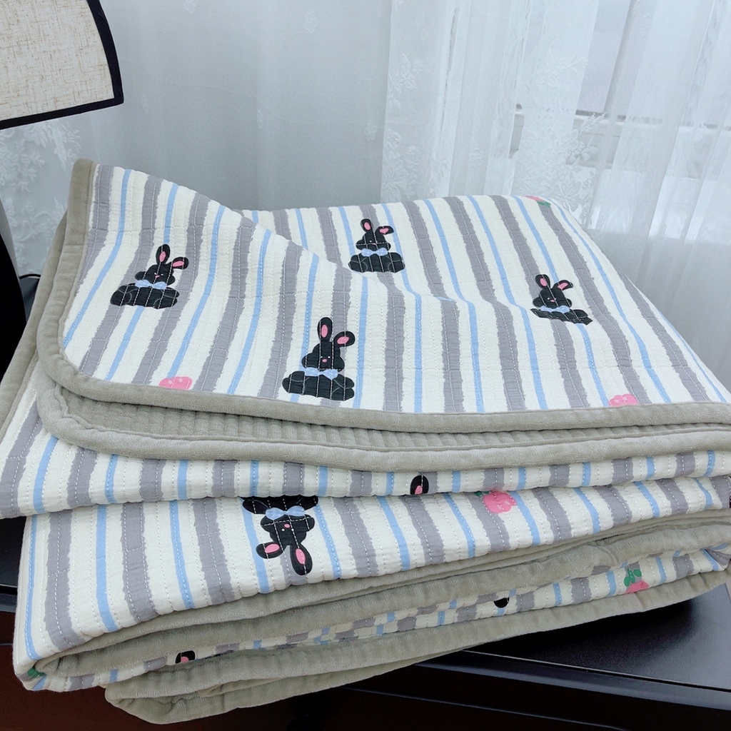 91家纺网 家纺一手货源 找家纺 暖居 2025新款棉加绒印花床盖 萌萌哒