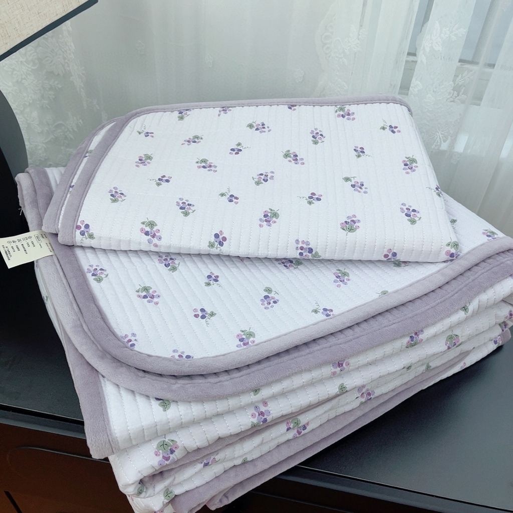 91家纺网 家纺一手货源 找家纺 暖居 2025新款棉加绒印花床盖 葡萄精灵