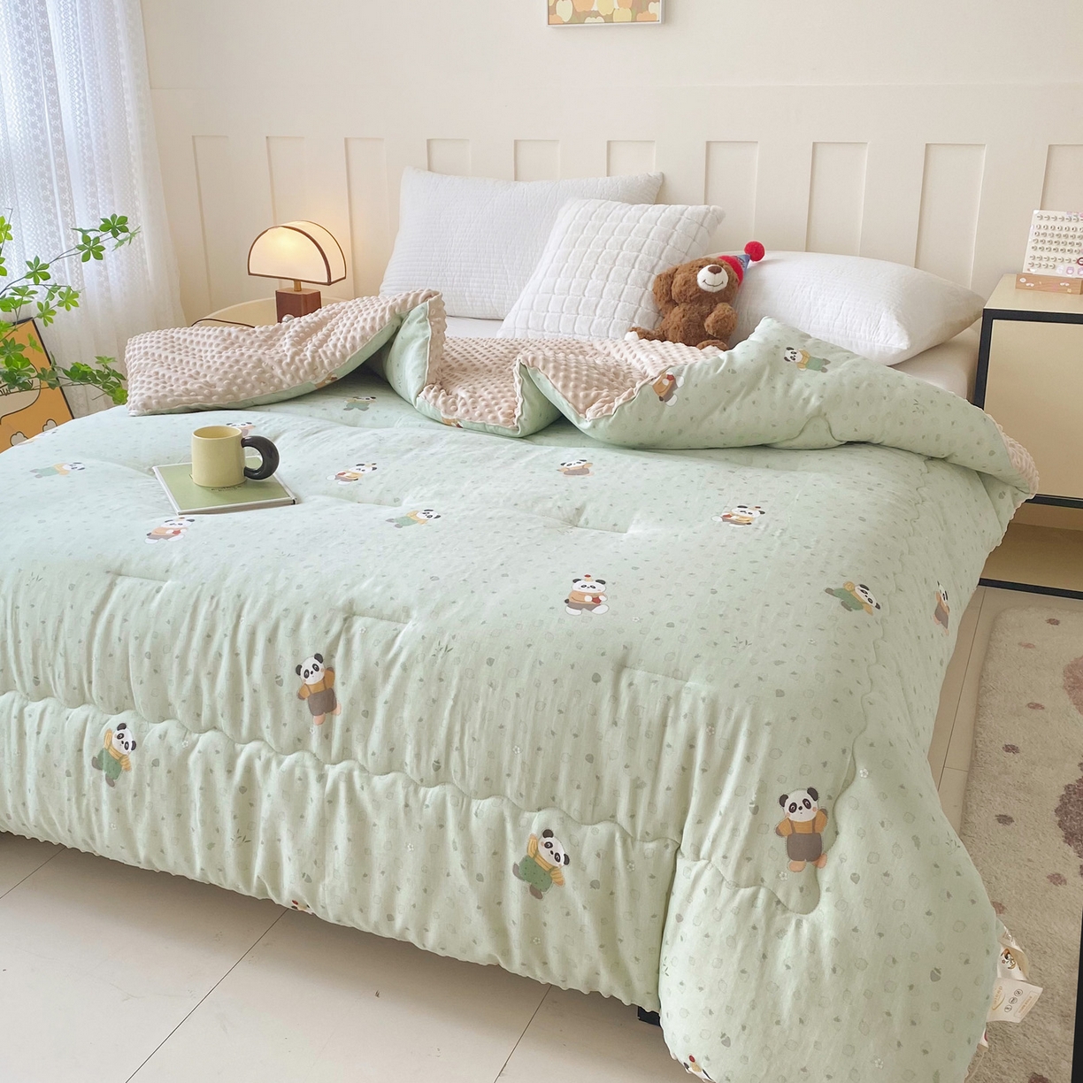 91家纺网 家纺一手货源 找家纺 小叮当家纺仓储工厂店 2025新款A类母婴级全棉双层纱婴儿绒210g豆豆被20%大豆纤维单人双人被芯 功夫熊猫