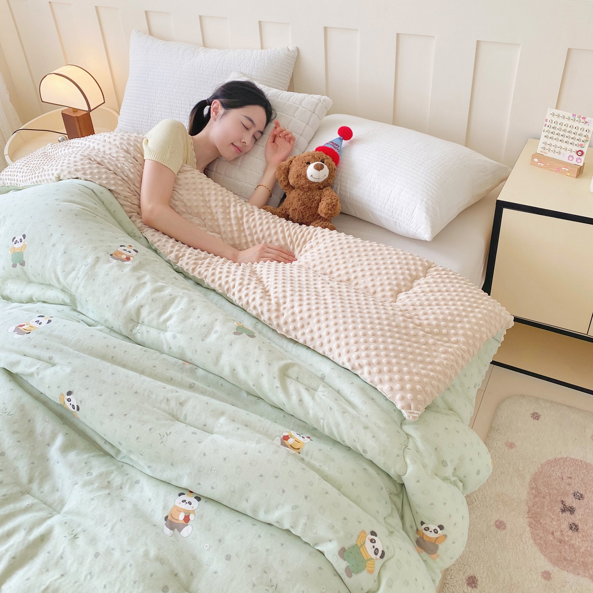 91家纺网 家纺一手货源 找家纺 小叮当家纺仓储工厂店 2025新款A类母婴级全棉双层纱婴儿绒210g豆豆被20%大豆纤维单人双人被芯 功夫熊猫