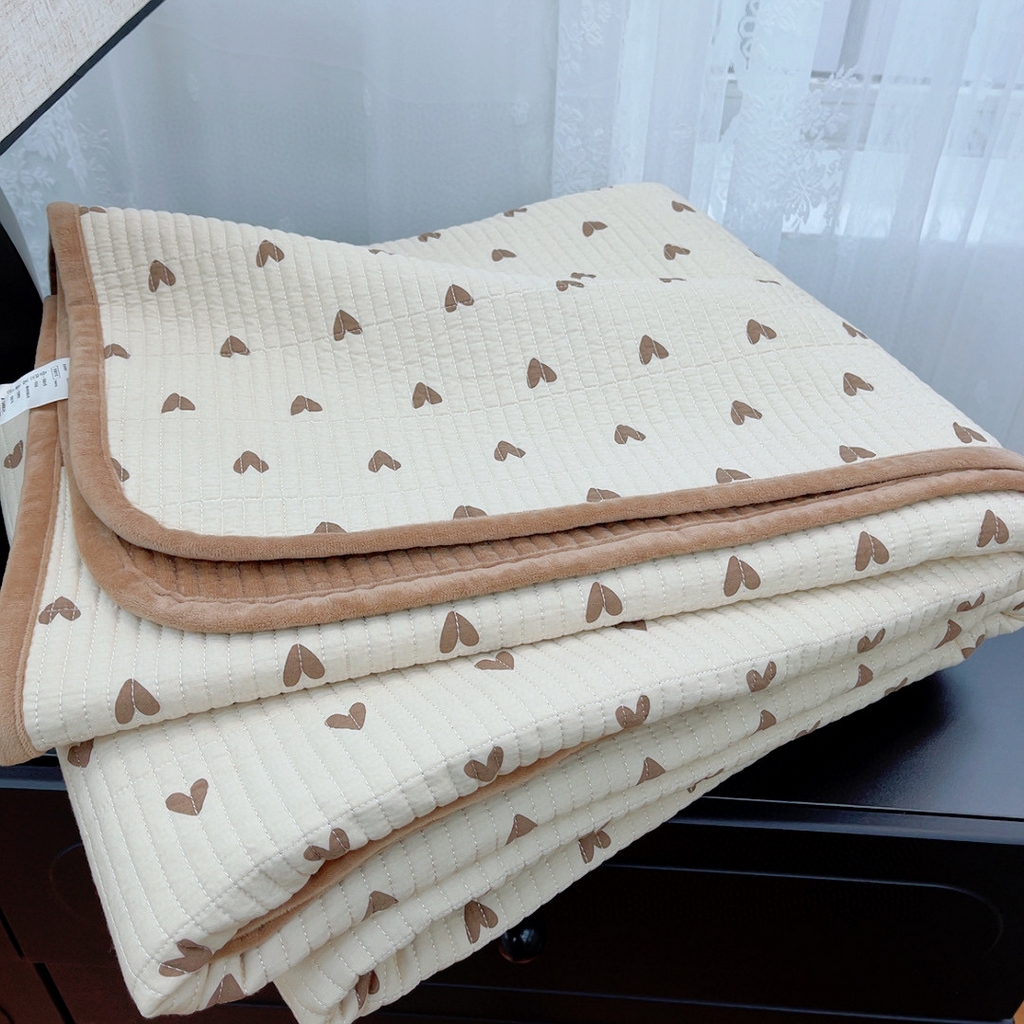 91家纺网 家纺一手货源 找家纺 暖居 2025新款棉加绒印花床盖 细微