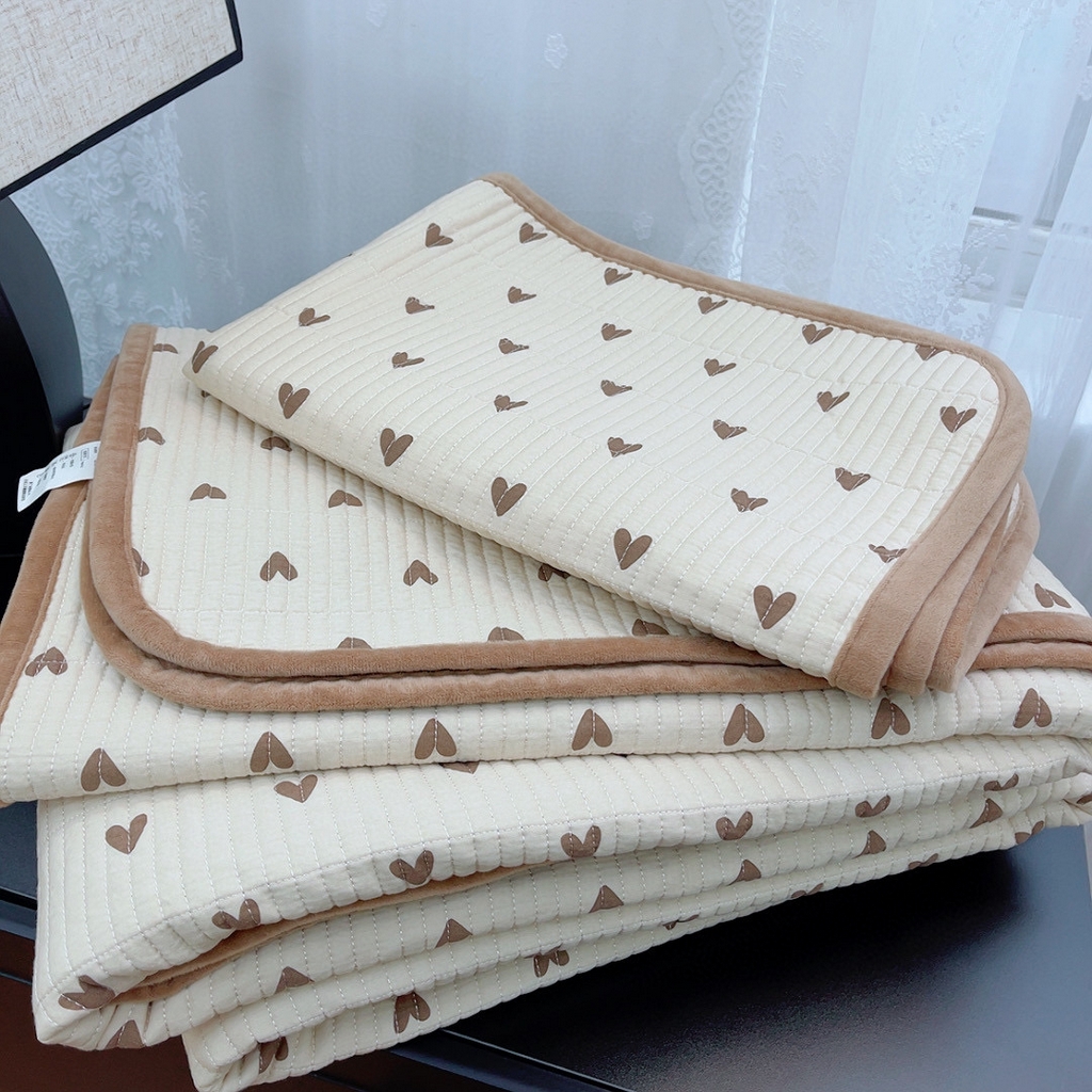 91家纺网 家纺一手货源 找家纺 暖居 2025新款棉加绒印花床盖 细微