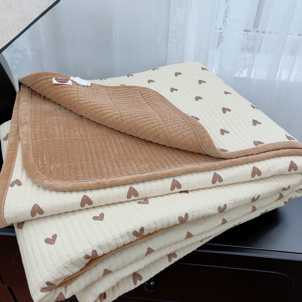 91家纺网 家纺一手货源 找家纺 暖居 2025新款棉加绒印花床盖 细微