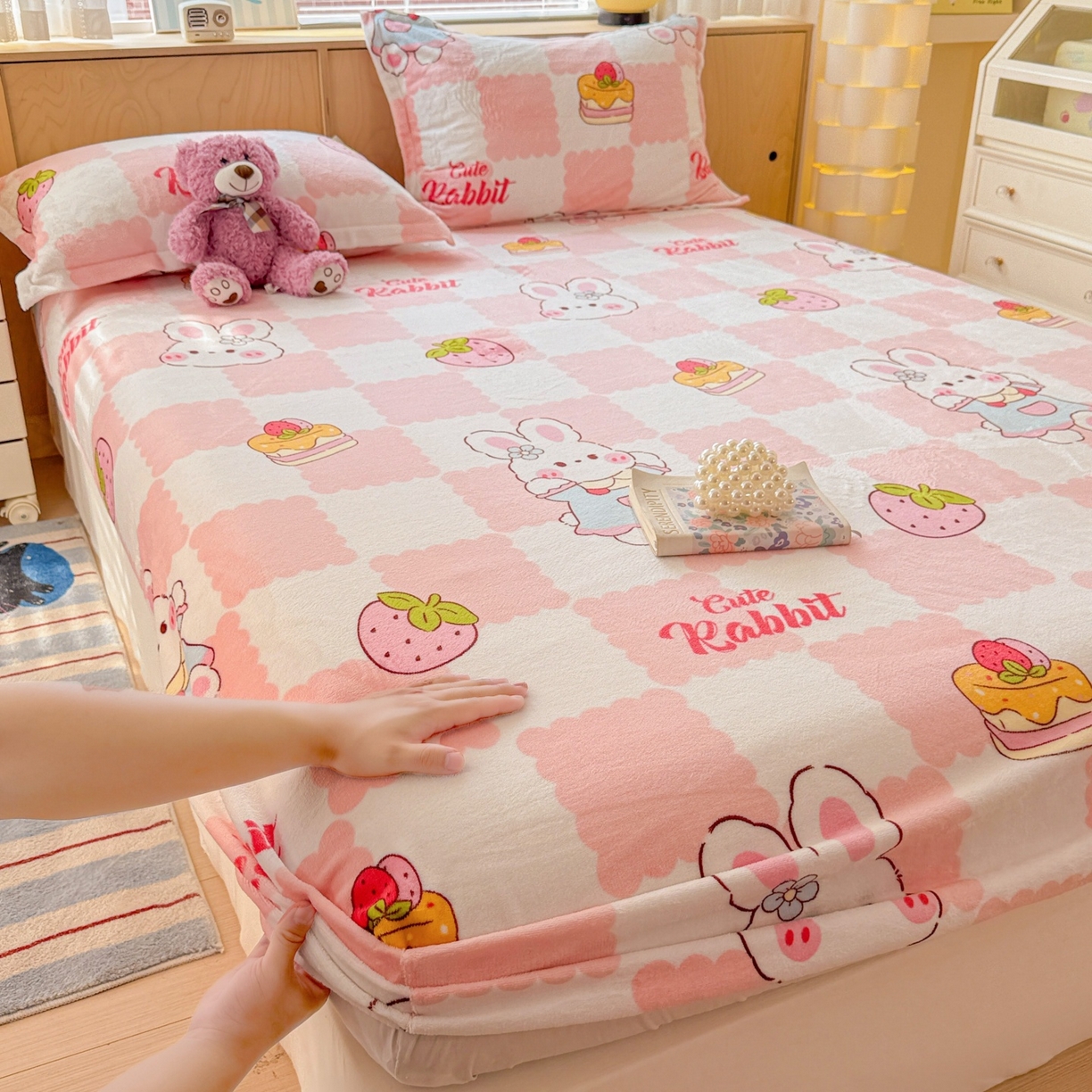 91家纺网 家纺一手货源 找家纺 （总）名兮家居 2025新款高克重印花牛奶绒单床笠床笠单件