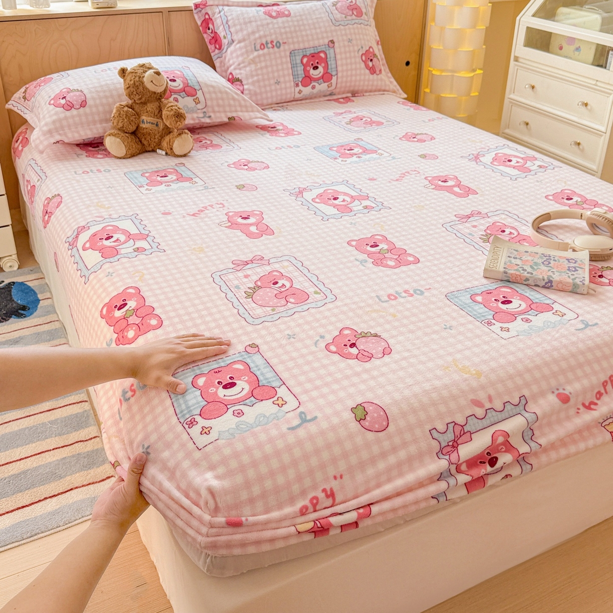 91家纺网 家纺一手货源 找家纺 （总）名兮家居 2025新款高克重印花牛奶绒单床笠床笠单件