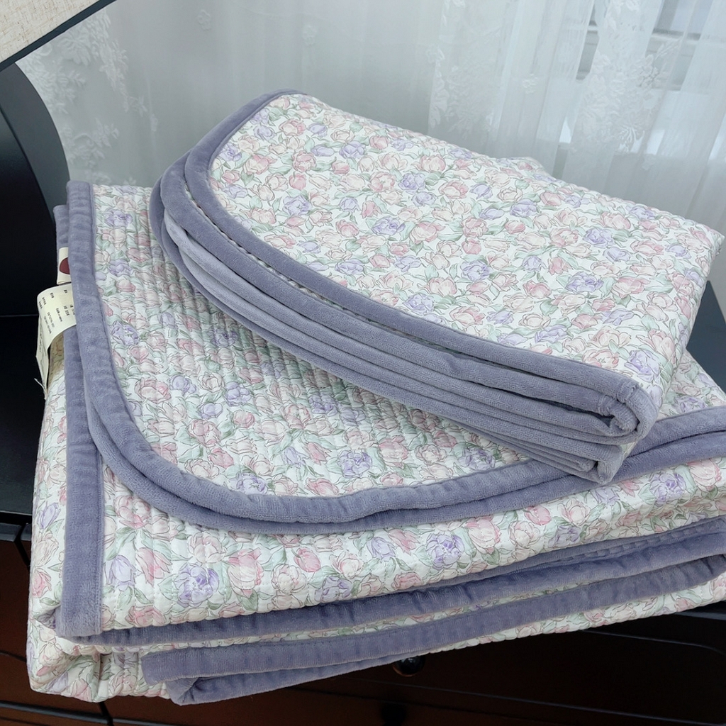 91家纺网 家纺一手货源 找家纺 暖居 2025新款棉加绒印花床盖 紫藤