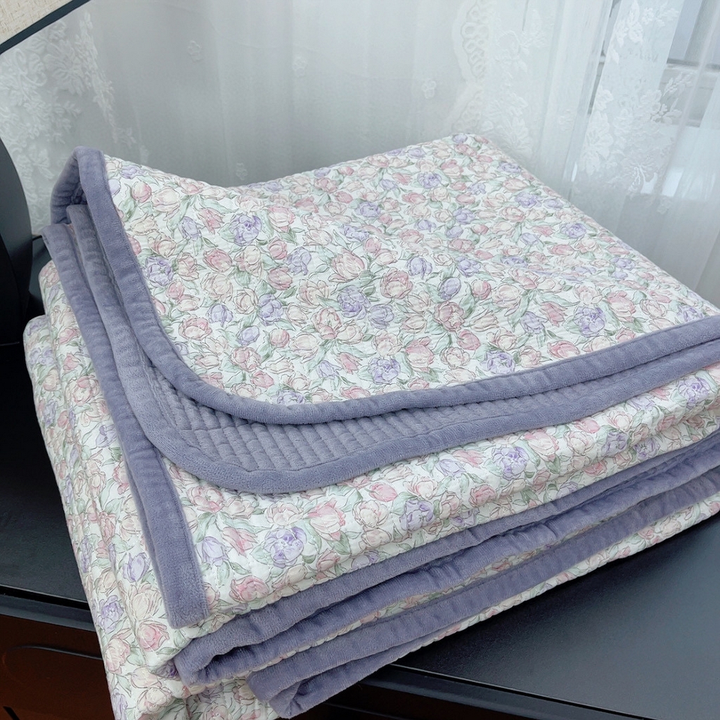 91家纺网 家纺一手货源 找家纺 暖居 2025新款棉加绒印花床盖 紫藤